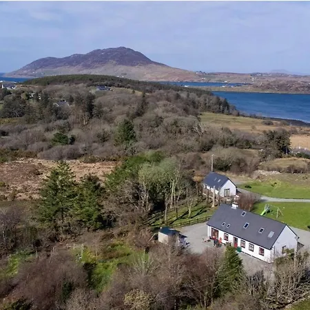 Red Deer Cosy In Connemara *