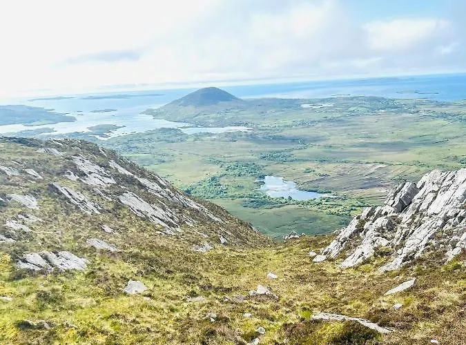 아파트 Red Deer Cosy In Connemara 레터프랙